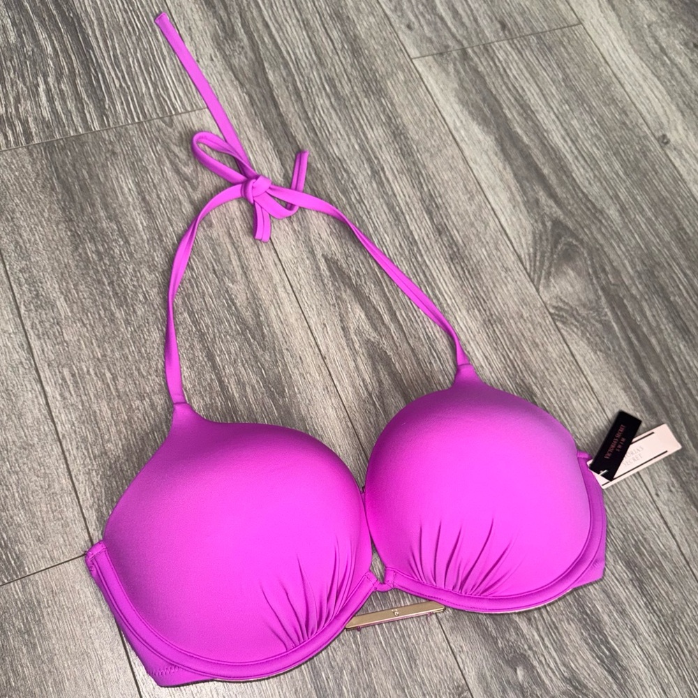 Victoria’s Secret Swim top 🌺 NEW W TAGS